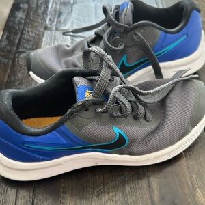 Kids Nike star runner sneakers